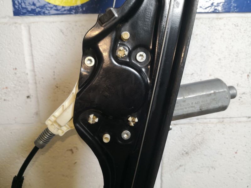 Recambio de elevalunas trasero izquierdo para bmw x5 (e70) 3.0d referencia OEM IAM 7166381E 7137029S 