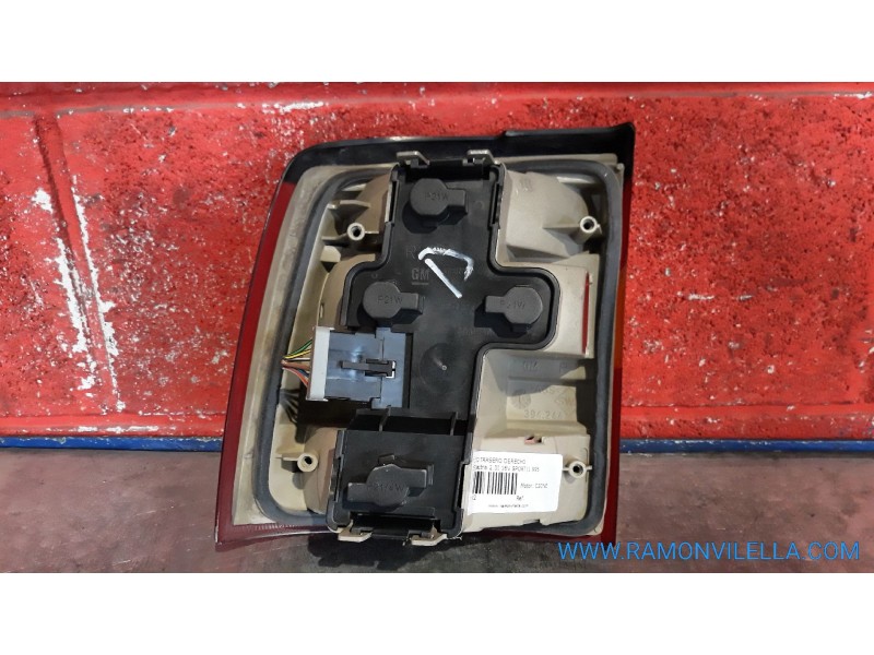 Recambio de piloto trasero derecho para opel vectra 2.0i 16v sport referencia OEM IAM   