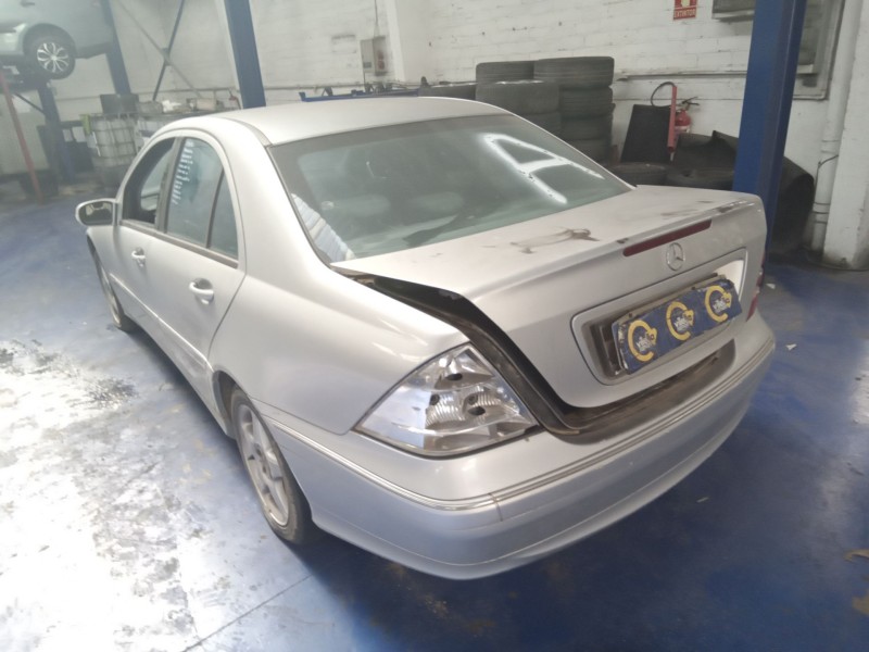 mercedes clase c (w203) berlina del año 2006
