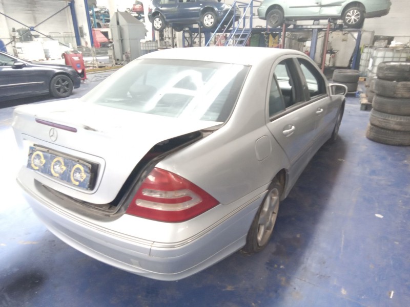 mercedes clase c (w203) berlina del año 2006