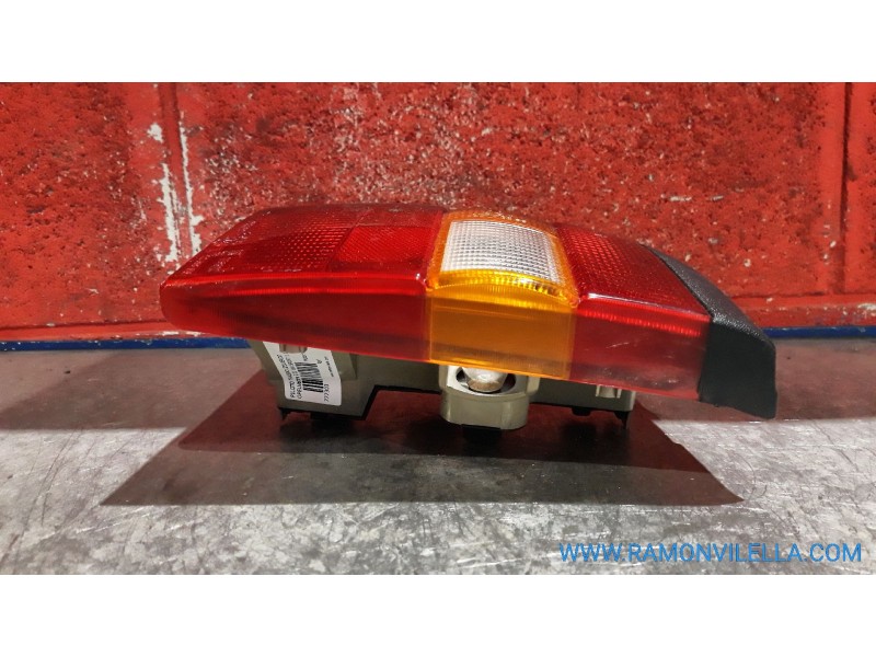 Recambio de piloto trasero izquierdo para opel vectra 2.0i 16v sport referencia OEM IAM   