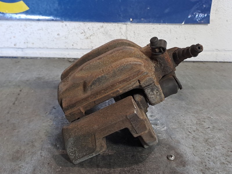 Recambio de pinza freno delantera derecha para bmw serie 1 berlina (e81/e87) 120d referencia OEM IAM   