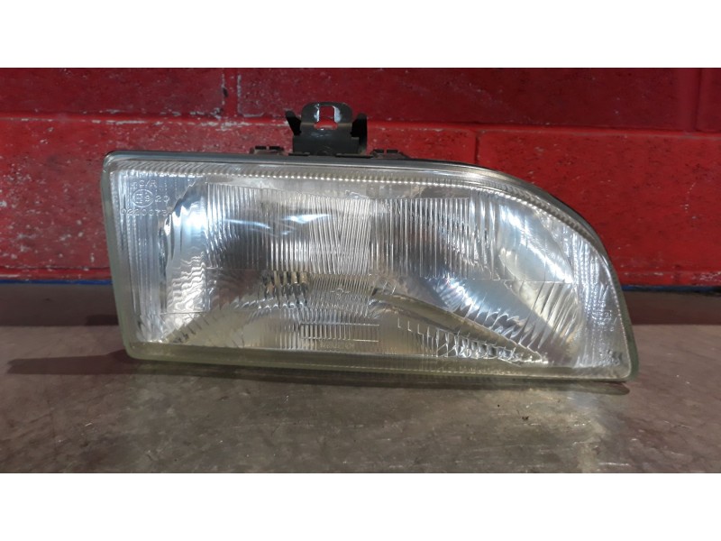 Recambio de faro derecho para ford fiesta referencia OEM IAM   