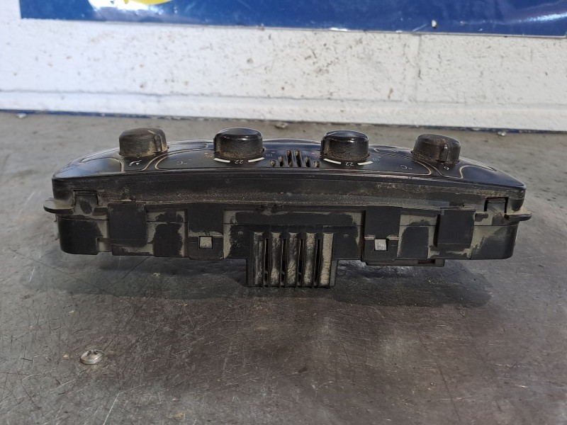 Recambio de mando climatizador para mercedes clase c (w203) berlina referencia OEM IAM A2098300085  