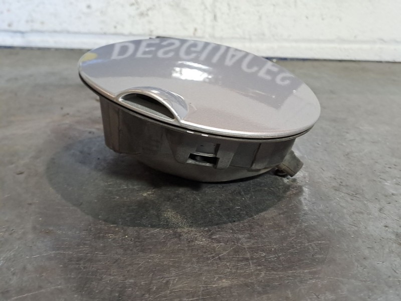 Recambio de tapa exterior combustible para seat ibiza (6l1) stella referencia OEM IAM 6L6809905G   Recambio de tapa exterior combustible para seat ibiza (6l1) stella referencia OEM IAM 6L6809905G