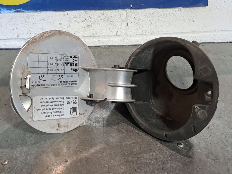 Recambio de tapa exterior combustible para seat ibiza (6l1) stella referencia OEM IAM 6L6809905G   Recambio de tapa exterior combustible para seat ibiza (6l1) stella referencia OEM IAM 6L6809905G