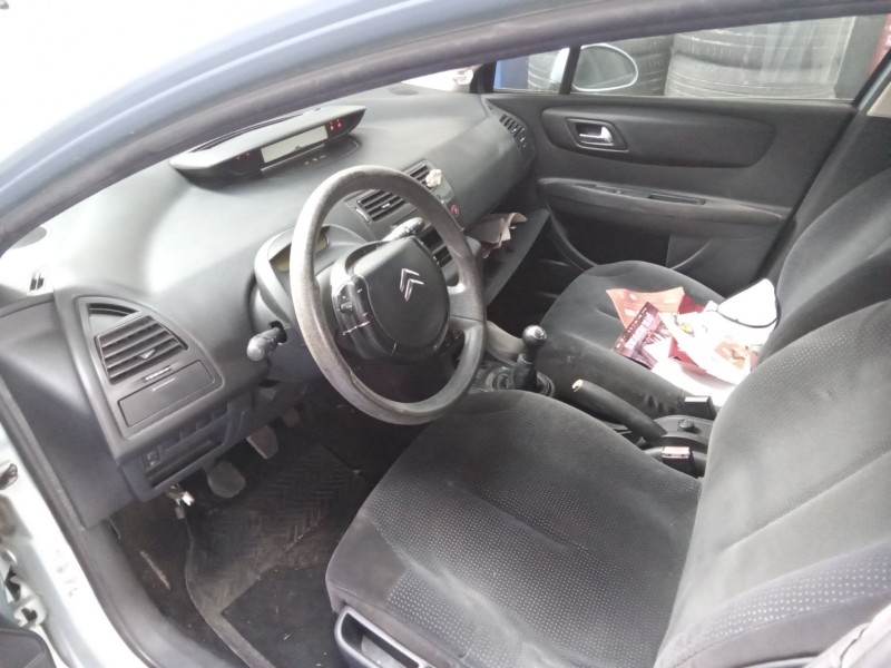 citroen c4 berlina del año 2004