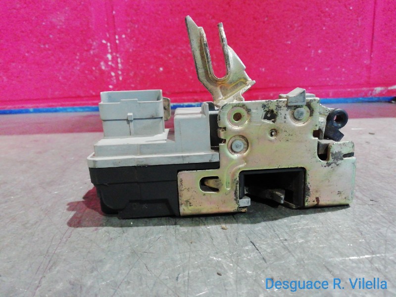 Recambio de cerra. puer. delantero derecha para citroen xsara berlina 1.6i 16v exclusive | 11.00 - 12.05 1.6i 16v exclusive | 11