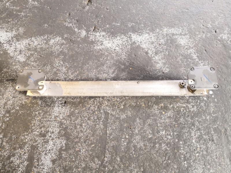 Recambio de refuerzo paragolpes delantero para peugeot 308 sw  | 0.08 - ...  | 0.08 - ... referencia OEM IAM   