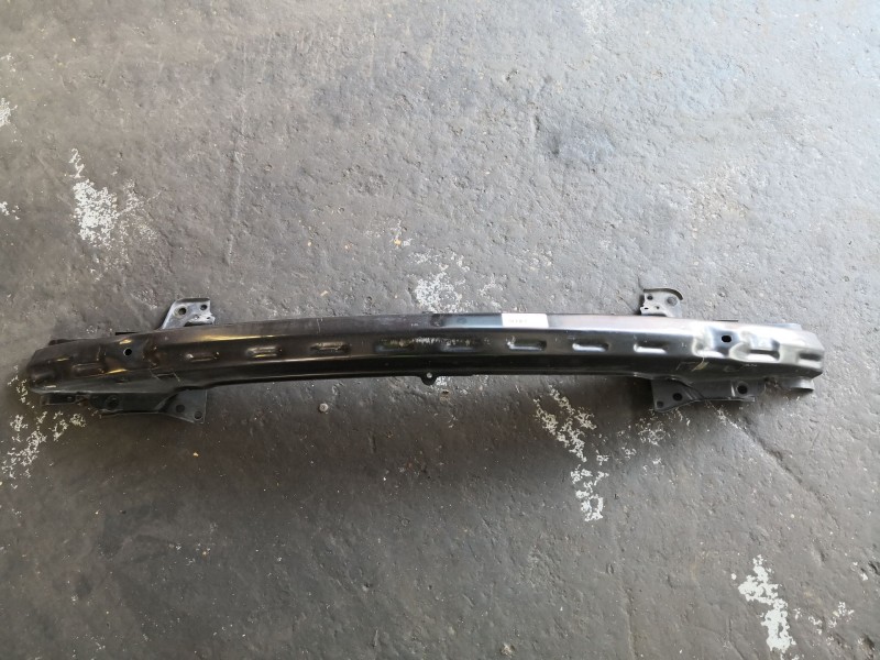 Recambio de refuerzo paragolpes delantero para volkswagen golf iv berlina (1j1) 1.9 tdi referencia OEM IAM 1J0  