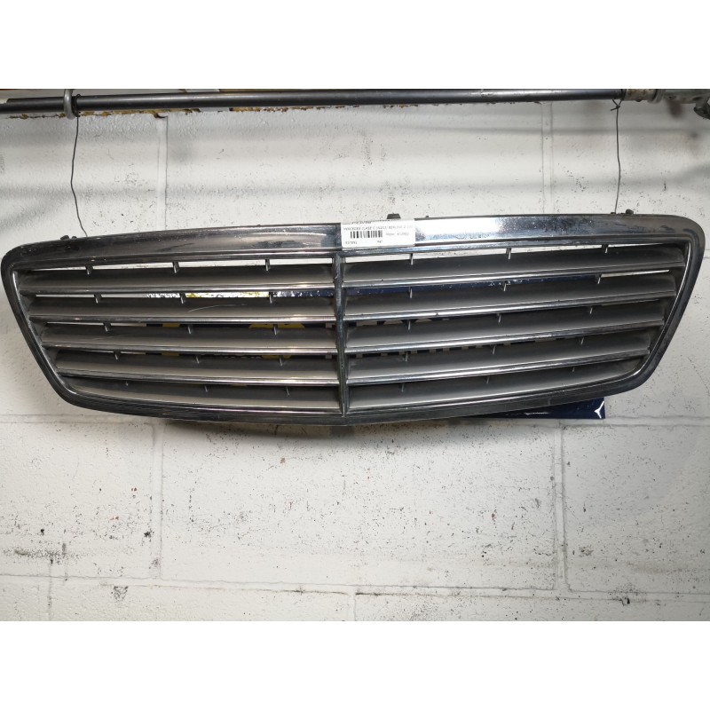Recambio de rejilla delantera para mercedes clase c (w203) berlina 2.7 cdi 20v cat referencia OEM IAM A2038800183  
