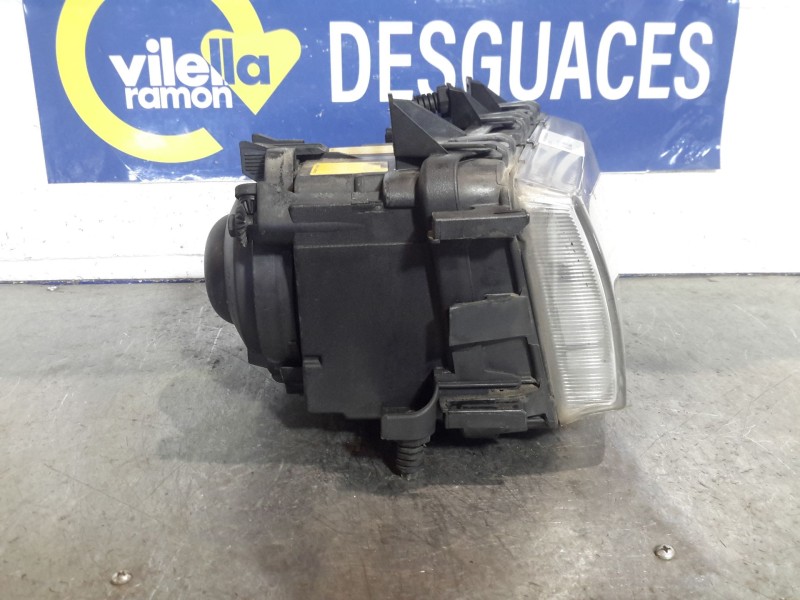 Recambio de faro derecho para bmw serie 3 325i referencia OEM IAM   