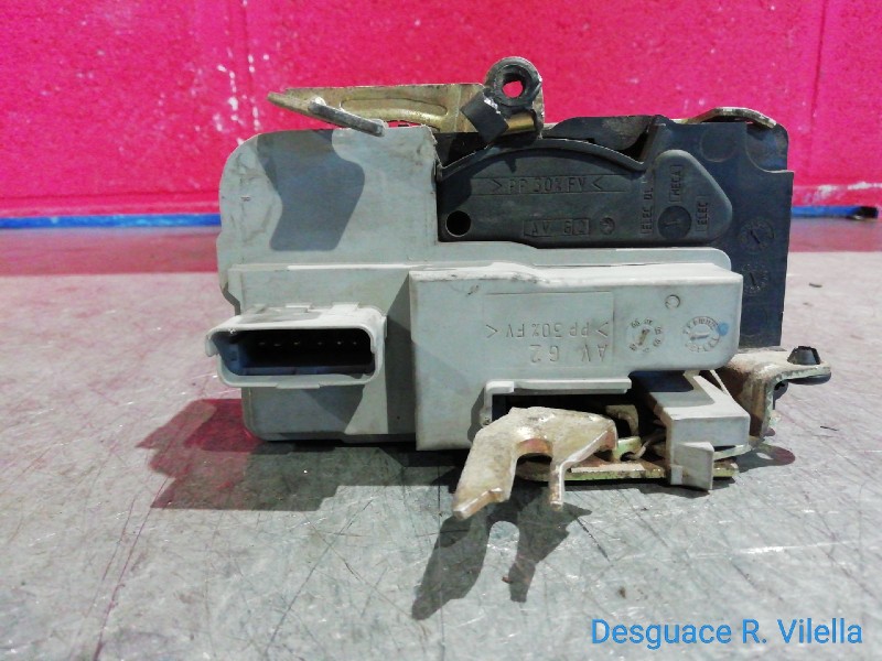 Recambio de cerra. puer. delantero derecha para citroen xsara berlina 1.6i 16v exclusive | 11.00 - 12.05 1.6i 16v exclusive | 11
