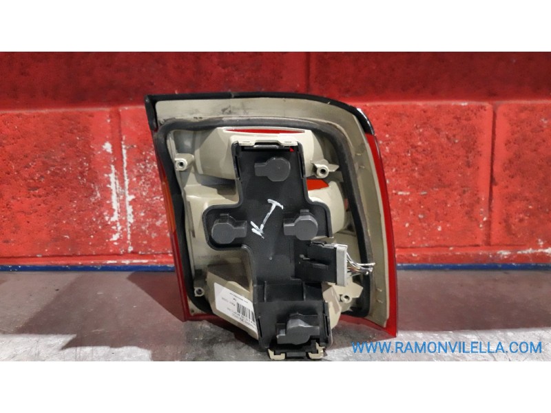 Recambio de piloto trasero izquierdo para opel vectra 2.0i 16v sport referencia OEM IAM   