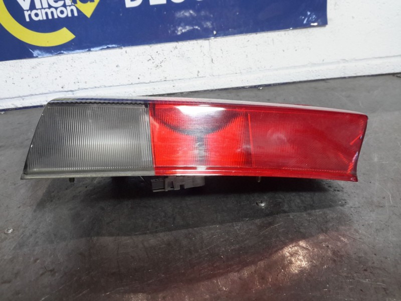 Recambio de piloto porton izquierdo para audi 100 100 2.6 referencia OEM IAM   