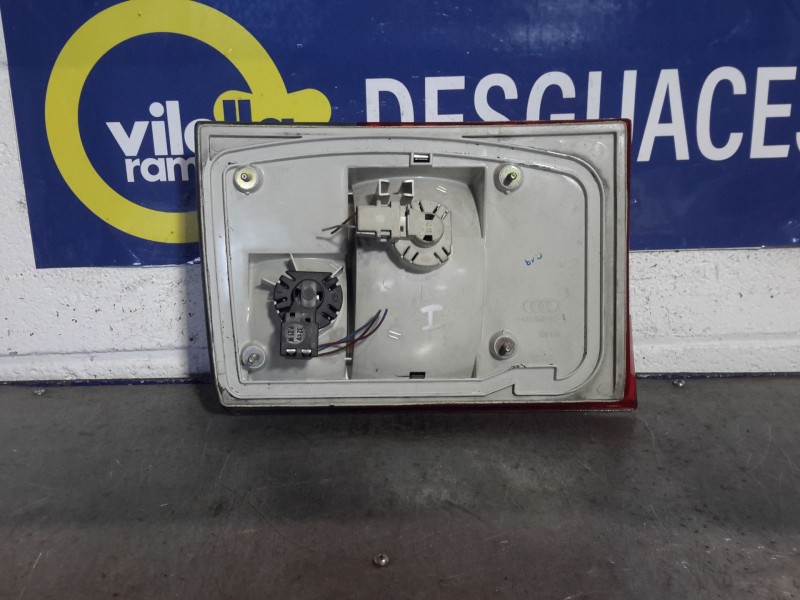 Recambio de piloto porton izquierdo para audi 100 100 2.6 referencia OEM IAM   