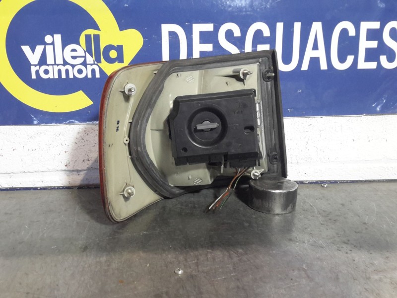 Recambio de piloto trasero derecho para audi 100 100 2.6 referencia OEM IAM   