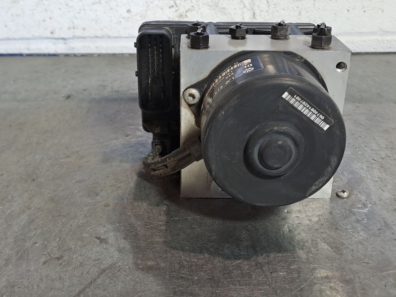Recambio de abs para volkswagen golf iv berlina (1j1) 1.9 tdi referencia OEM IAM 1J0907379P  