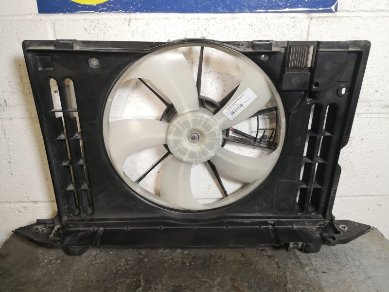 Recambio de electroventilador para toyota auris luna referencia OEM IAM   