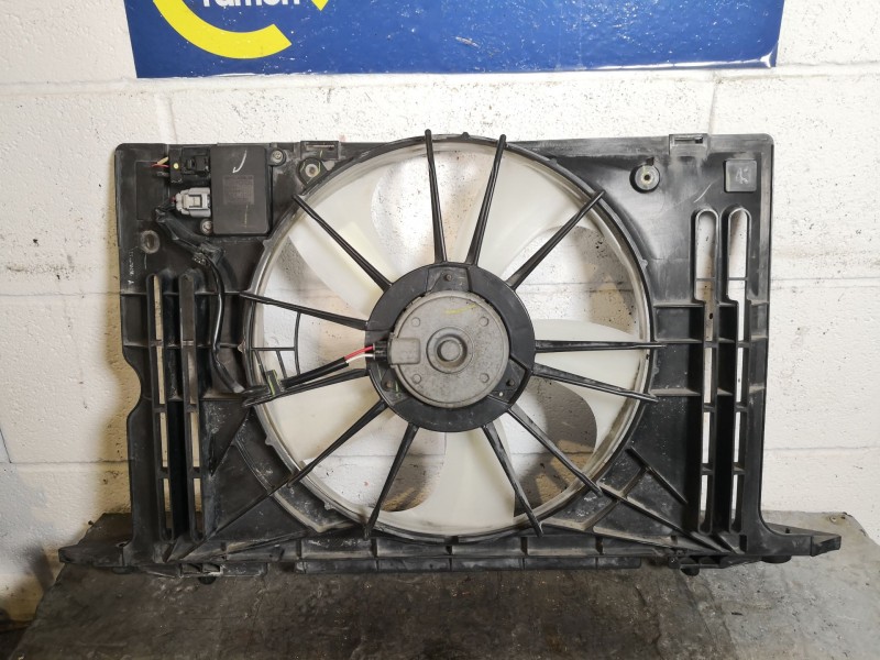 Recambio de electroventilador para toyota auris luna referencia OEM IAM   