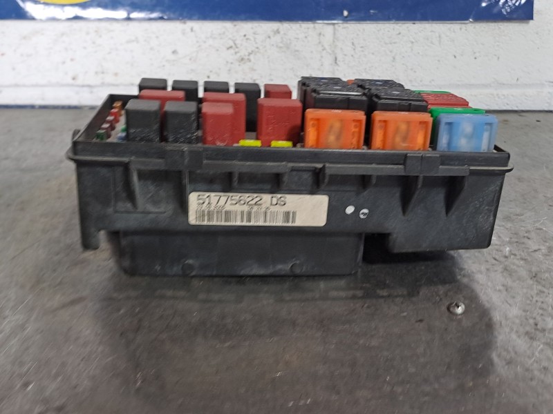 Recambio de caja reles fusibles para fiat punto (199)  | ...  | ... referencia OEM IAM 51775622  