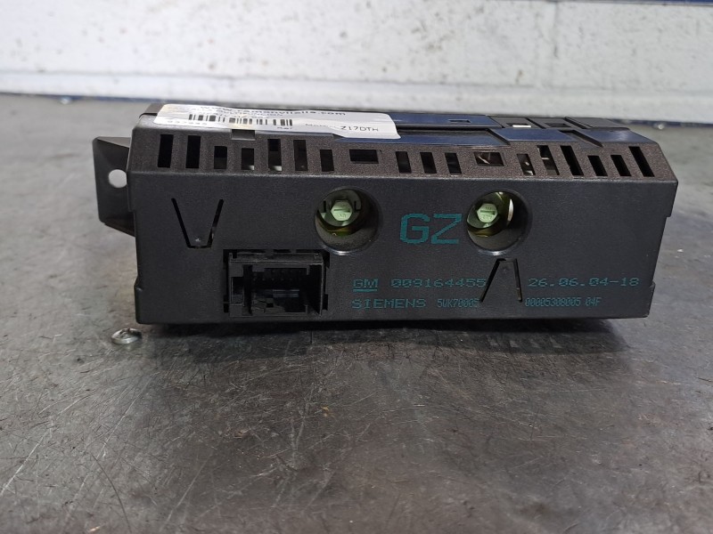 Recambio de pantalla multifuncion para opel meriva referencia OEM IAM   