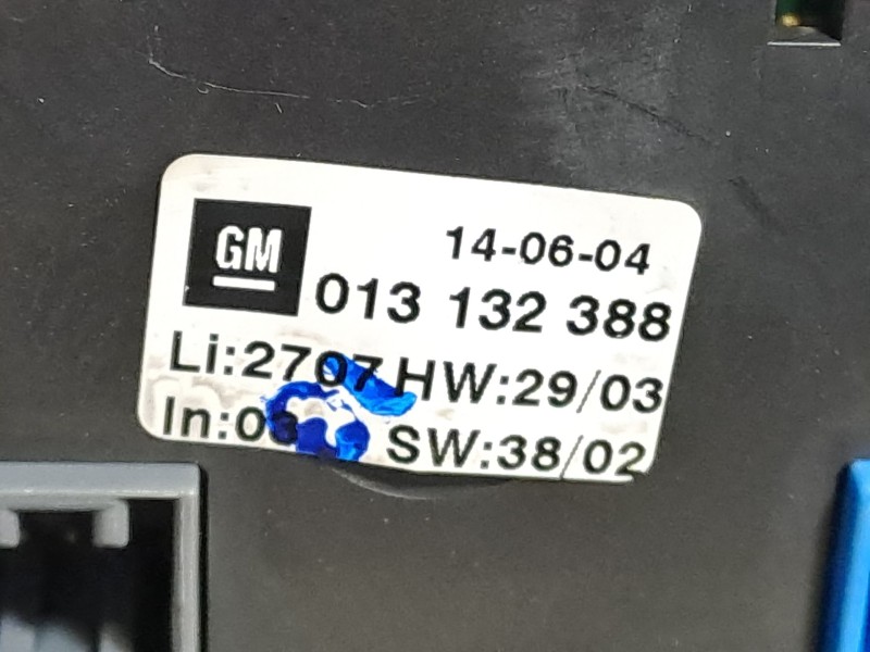 Recambio de mando climatizador para opel meriva referencia OEM IAM 013132388  
