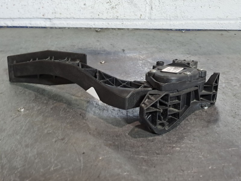 Recambio de potenciometro pedal para opel insignia berlina expression referencia OEM IAM 13237352 6PV00976500 