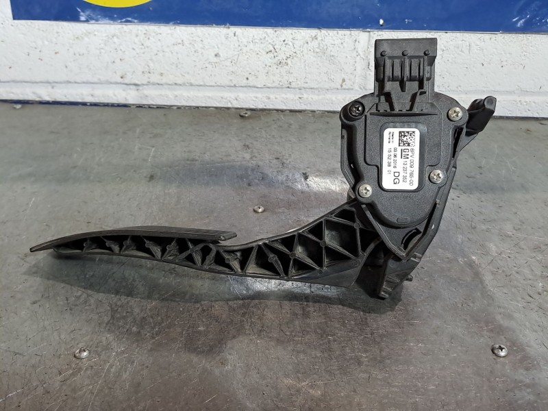 Recambio de potenciometro pedal para opel insignia berlina expression referencia OEM IAM 13237352 6PV00976500 