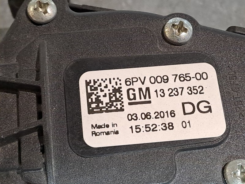 Recambio de potenciometro pedal para opel insignia berlina expression referencia OEM IAM 13237352 6PV00976500 