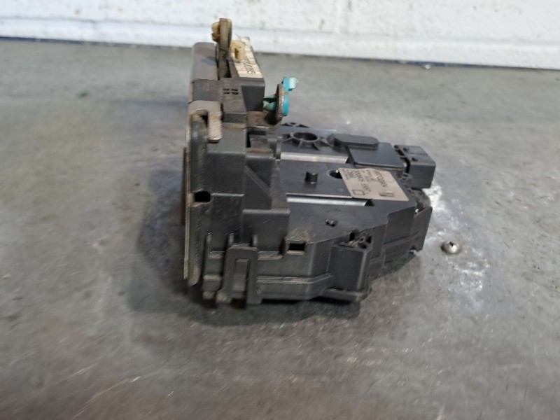 Recambio de cerradura puerta delantera derecha para fiat punto (199)  | ...  | ... referencia OEM IAM 55702904 300805 