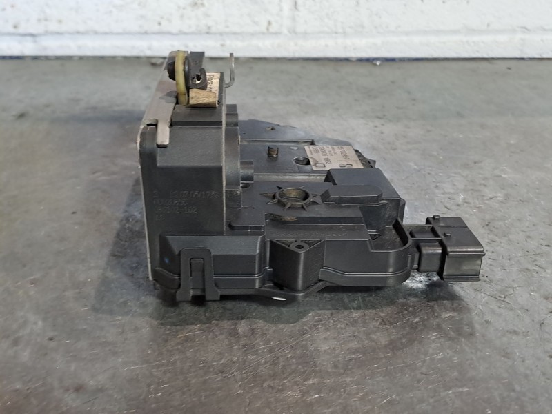 Recambio de cerradura puerta delantera izquierda para fiat punto (199)  | ...  | ... referencia OEM IAM 55702897 290805 