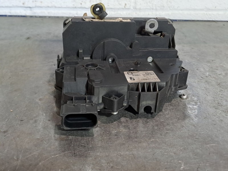 Recambio de cerradura puerta delantera izquierda para fiat punto (199)  | ...  | ... referencia OEM IAM 55702897 290805 