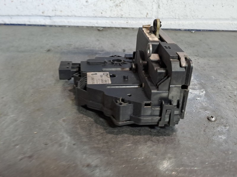 Recambio de cerradura puerta delantera izquierda para fiat punto (199)  | ...  | ... referencia OEM IAM 55702897 290805 