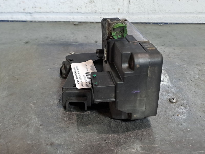 Recambio de cerradura puerta delantera derecha para opel meriva referencia OEM IAM 13154792  