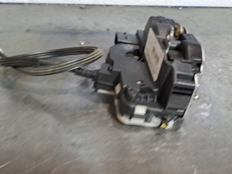 Recambio de cerradura puerta delantera izquierda para opel insignia berlina expression referencia OEM IAM   