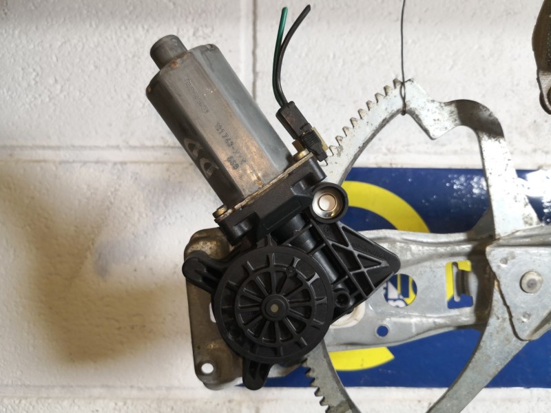 Recambio de elevalunas delantero derecho para mercedes clase e (w210) berlina referencia OEM IAM   