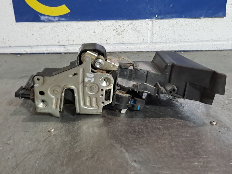 Recambio de cerradura puerta delantera izquierda para mercedes clase e (w210) berlina referencia OEM IAM 41411112013  