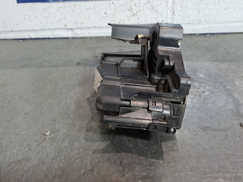 Recambio de cerradura puerta delantera izquierda para mercedes clase e (w210) berlina referencia OEM IAM 41411112013  