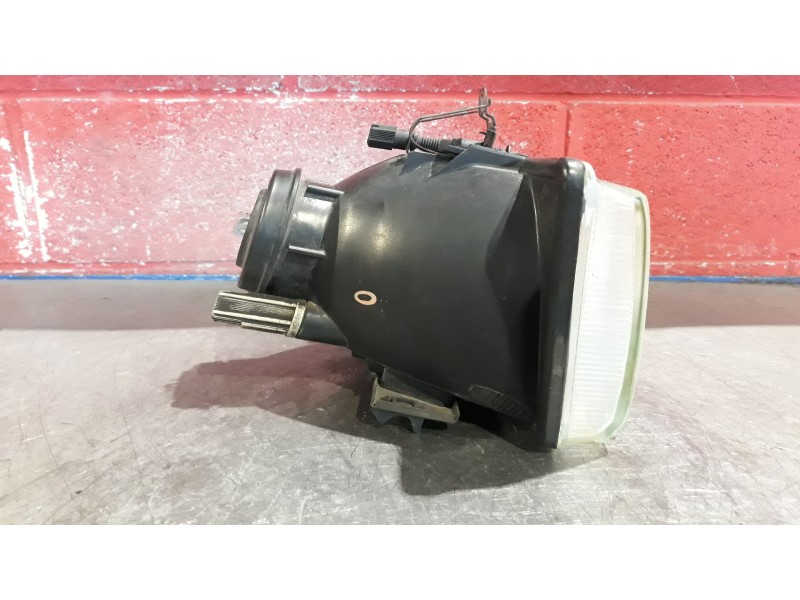 Recambio de faro derecho para ford fiesta referencia OEM IAM   