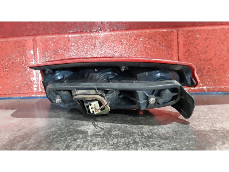 Recambio de piloto trasero derecho para fiat punto 1.3 multijet 16v 90 dynamic referencia OEM IAM   