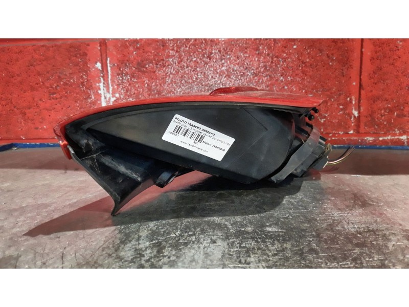 Recambio de piloto trasero derecho para fiat punto 1.3 multijet 16v 90 dynamic referencia OEM IAM   