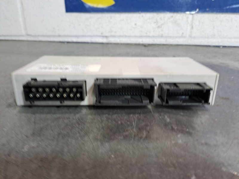 Recambio de centralita confort para bmw serie 3 berlina (e46) referencia OEM IAM 61358385538  