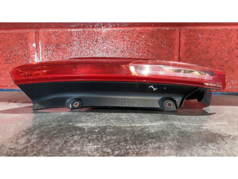 Recambio de piloto trasero izquierdo para fiat punto 1.3 multijet 16v 90 dynamic referencia OEM IAM   