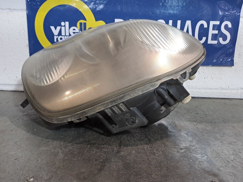 Recambio de faro derecho para renault clio ii fase i (b/cbo) 1.2 referencia OEM IAM   