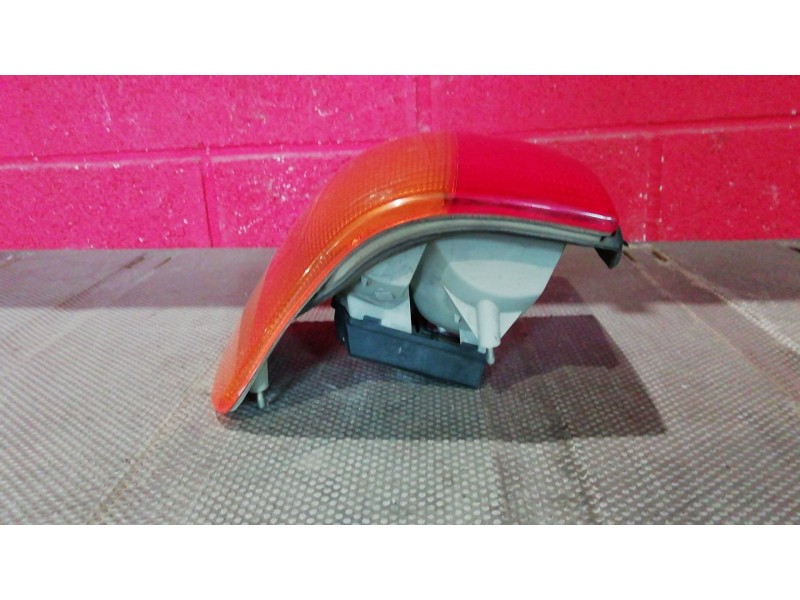 Recambio de piloto trasero derecho para audi 100 100 2.3 referencia OEM IAM    Recambio de piloto trasero derecho para audi 100 100 2.3 referencia OEM IAM