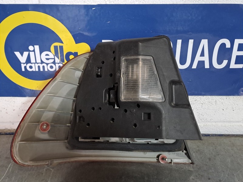 Recambio de piloto trasero derecho para bmw serie 3 berlina (e46) referencia OEM IAM   