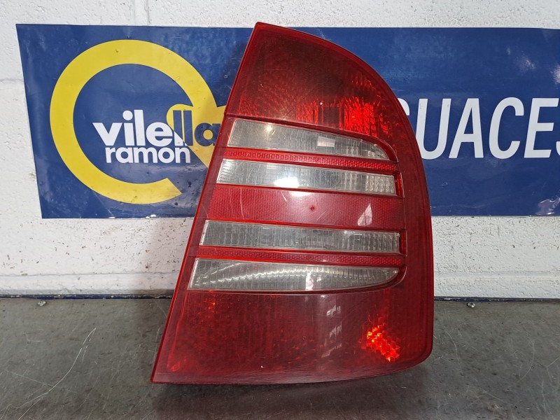 Recambio de piloto trasero derecho para skoda superb (3u4) 1.9 tdi referencia OEM IAM   