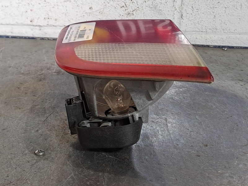 Recambio de piloto porton izquierdo para bmw serie 3 berlina (e46) referencia OEM IAM   