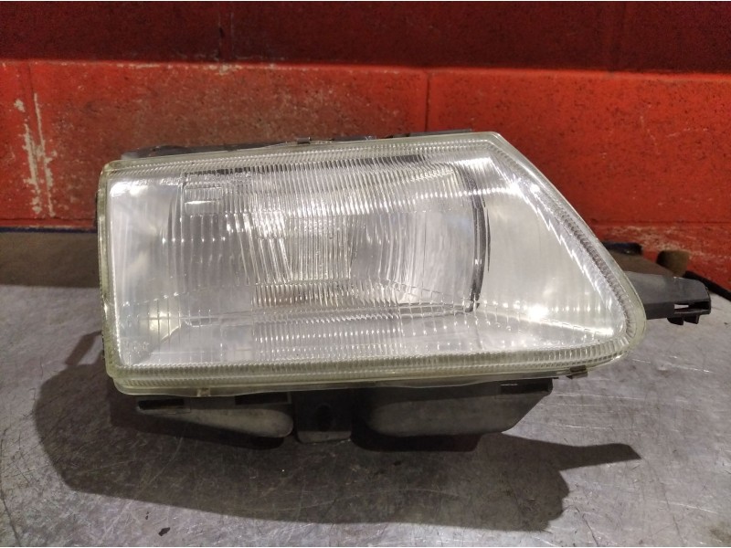 Recambio de faro derecho para citroen saxo referencia OEM IAM   